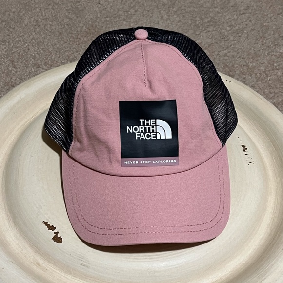 The North Face women’s snapback - Picture 1 of 3